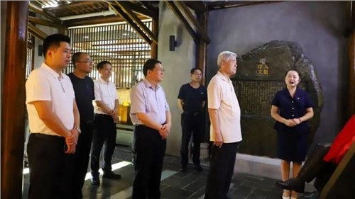 原國務(wù)院參事、國家制造強國建設(shè)戰(zhàn)略咨詢委員會委員張綱一行來集團白沙溪茶廠考察調(diào)研