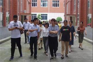 中國(guó)人民大學(xué)茶道哲學(xué)研究所湖南茶文化考察團(tuán)一行赴集團(tuán)白沙溪茶廠、益陽茶廠、君山茶業(yè)考察調(diào)研